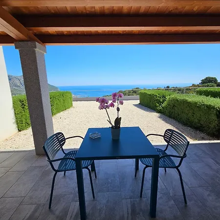 Pranos Turismo Rurale 호텔 2*