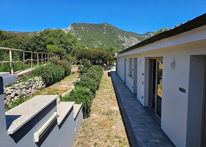 Pranos Turismo Rurale מלון קאלה גונונה